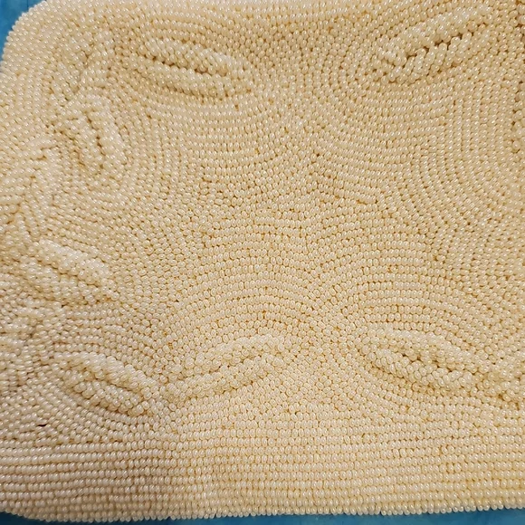 Elegant Cream Beaded Clutch - Picture 3 of 16
